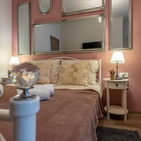Apartament Old Romantic 4 With Free Private Parking