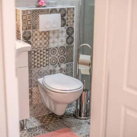 Old Romantic 4 With Free Private Parking Apartament Pula