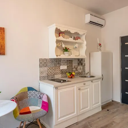 Old Romantic 4 With Free Private Parking * Pula