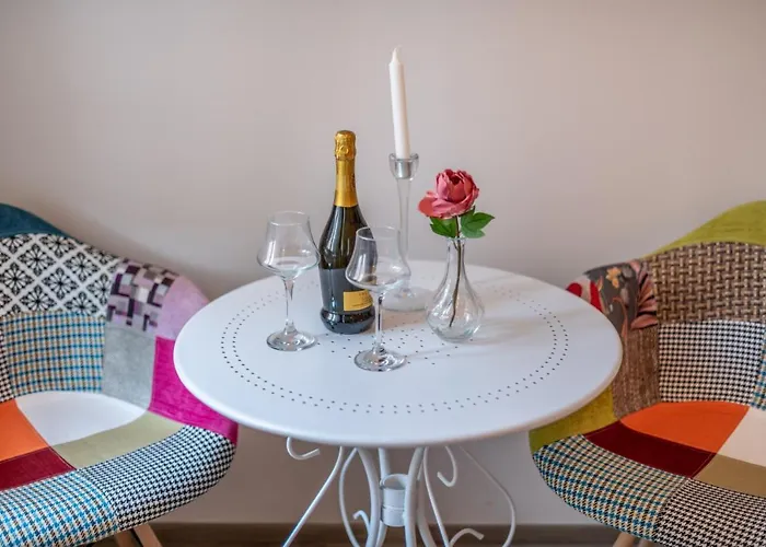 Old Romantic 4 With Free Private Parking