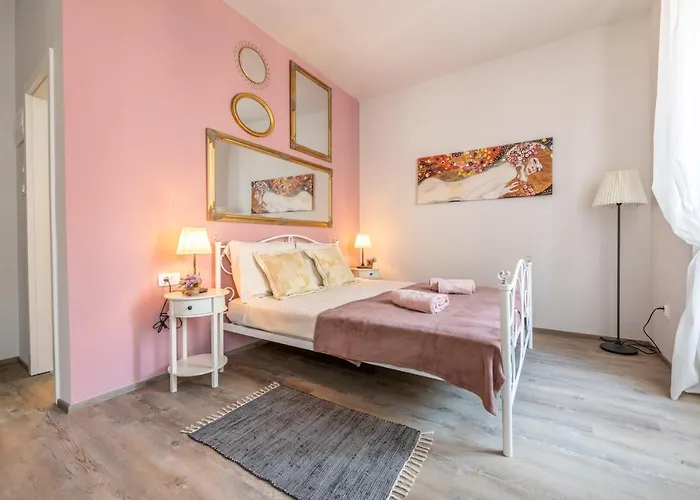 Apartamento Old Romantic 4 With Free Private Parking Pula