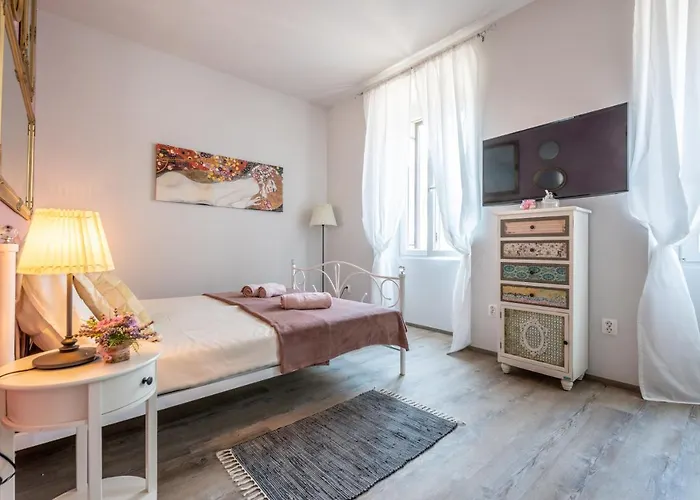 Old Romantic 4 With Free Private Parking Apartamento *