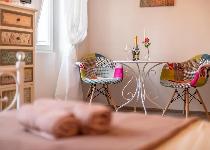 Old Romantic 4 With Free Private Parking