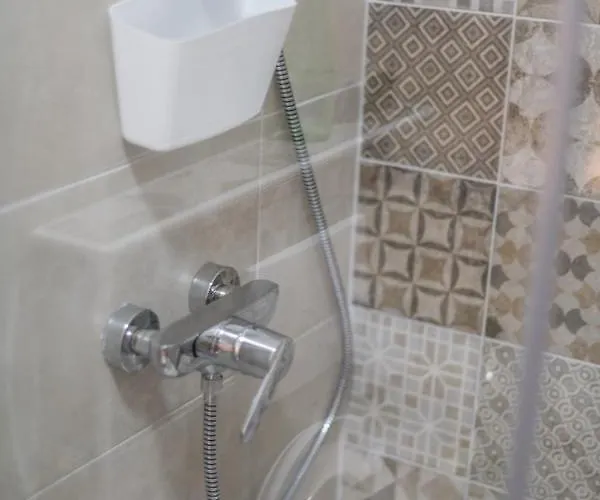 Old Romantic 4 With Free Private Parking *