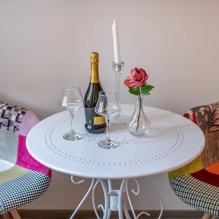 Old Romantic 4 With Free Private Parking