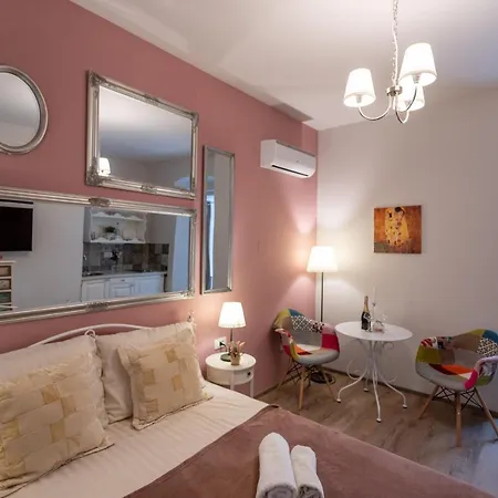 Apartment Old Romantic 4 With Free Private Parking *