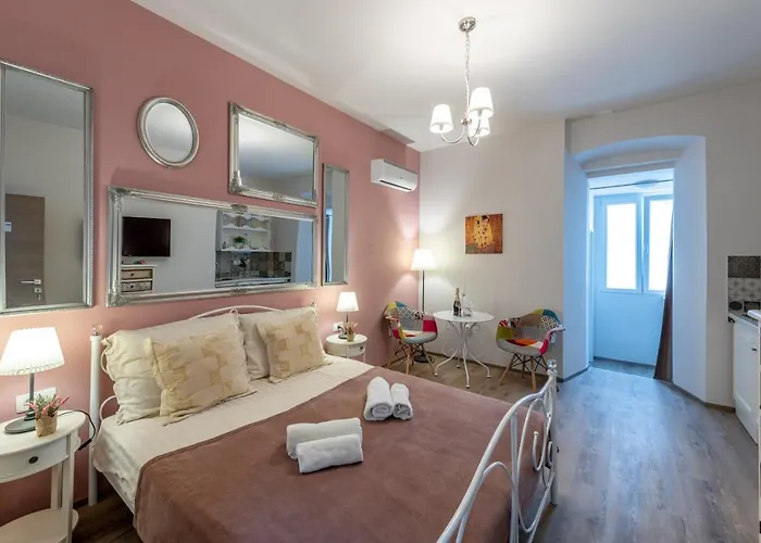 Apartment Old Romantic 4 With Free Private Parking *