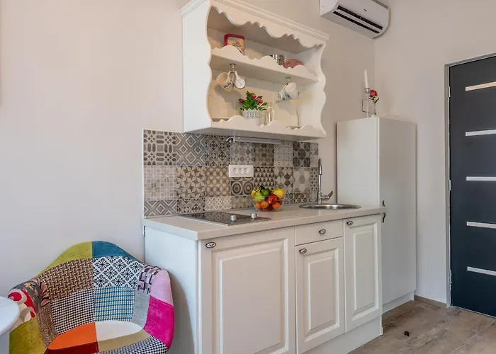 Old Romantic 4 With Free Private Parking * Pula