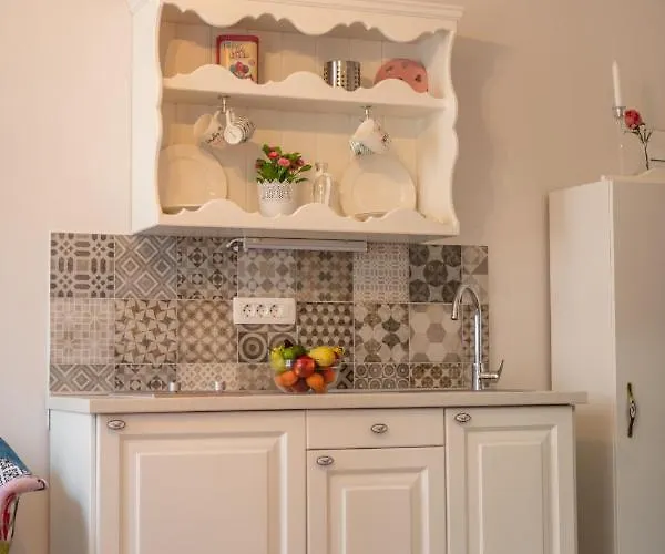 Old Romantic 4 With Free Private Parking Apartment *