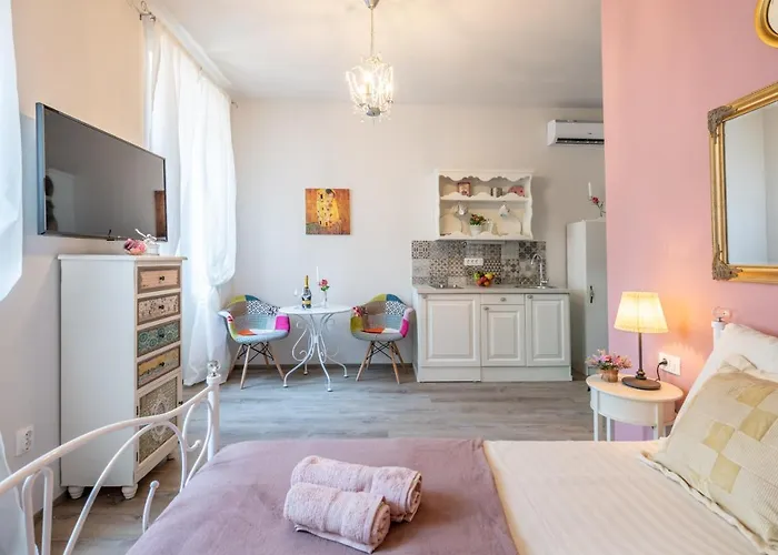 Old Romantic 4 With Free Private Parking Apartment Pula