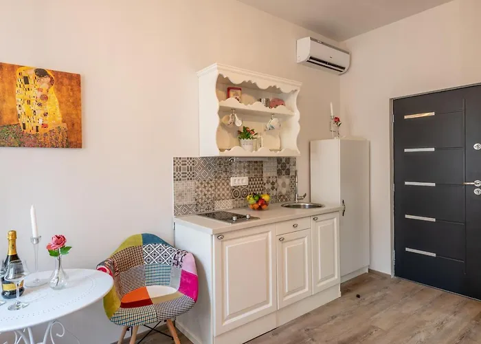 Old Romantic 4 With Free Private Parking * 普拉